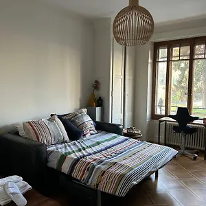 Double Bedroom & Kitchen - Perle Du Lac, Habitación en casa particular